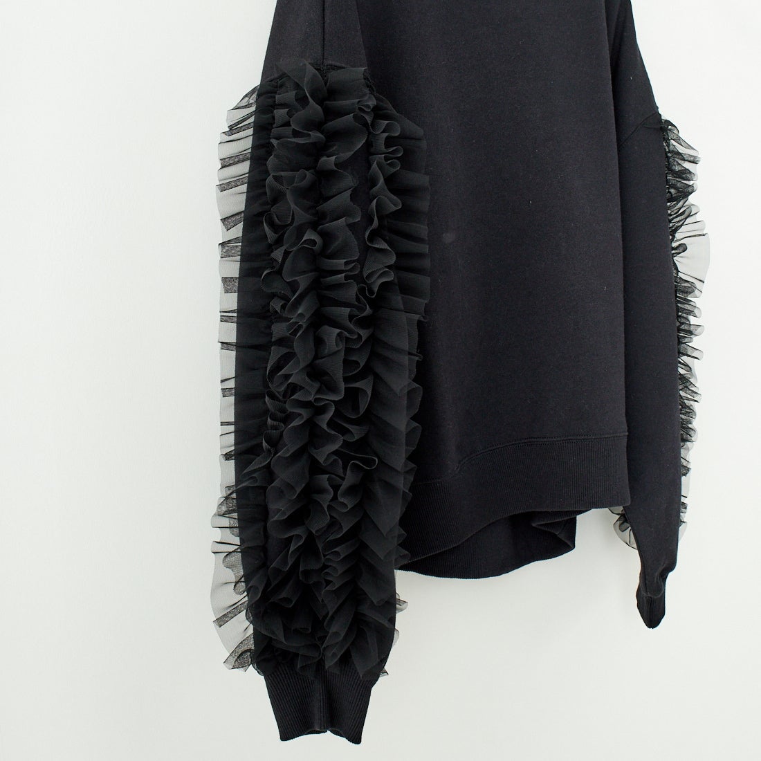 By/m [バイエム] 袖チュールフリルデザイン プルオーバースウェット [B24132079] 09 BLACK