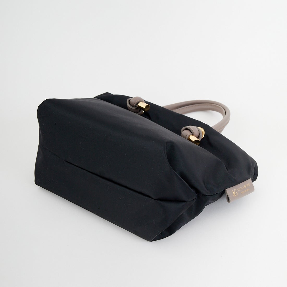 VIOLAd'ORO [ヴィオラドーロ] ノットハンドルナイロントートバッグ [V-2174] BLACK/TAU