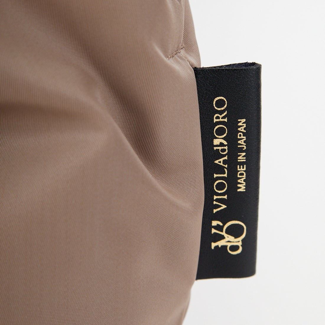 VIOLAd'ORO [ヴィオラドーロ] ノットハンドルナイロントートバッグ [V-2174] TAUPE/BLK