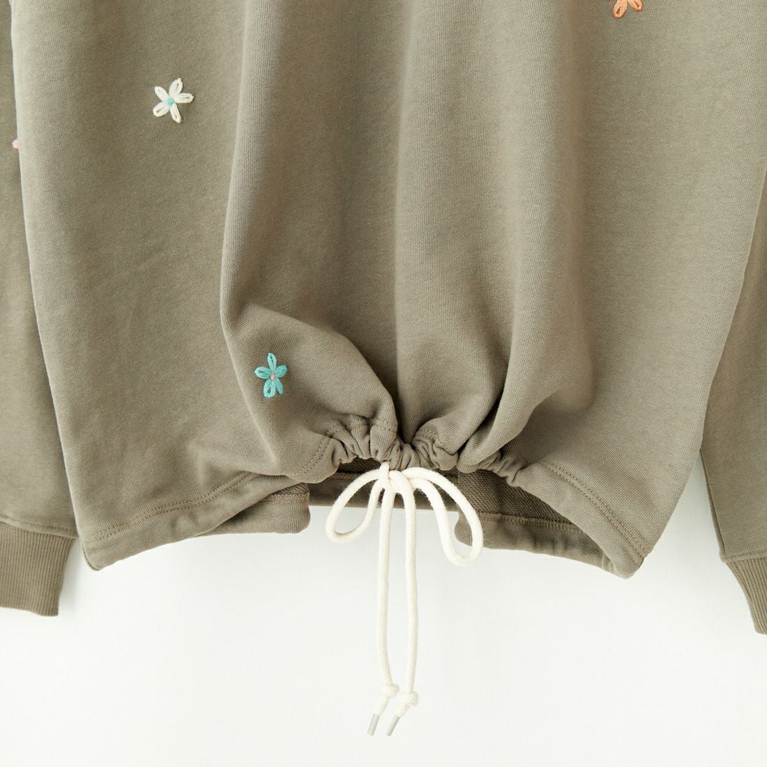 Jeans Factory Clothes [ジーンズファクトリークローズ] 裏毛フラワー刺繍ドロストスウェット [JFC-244-076] OLIVE