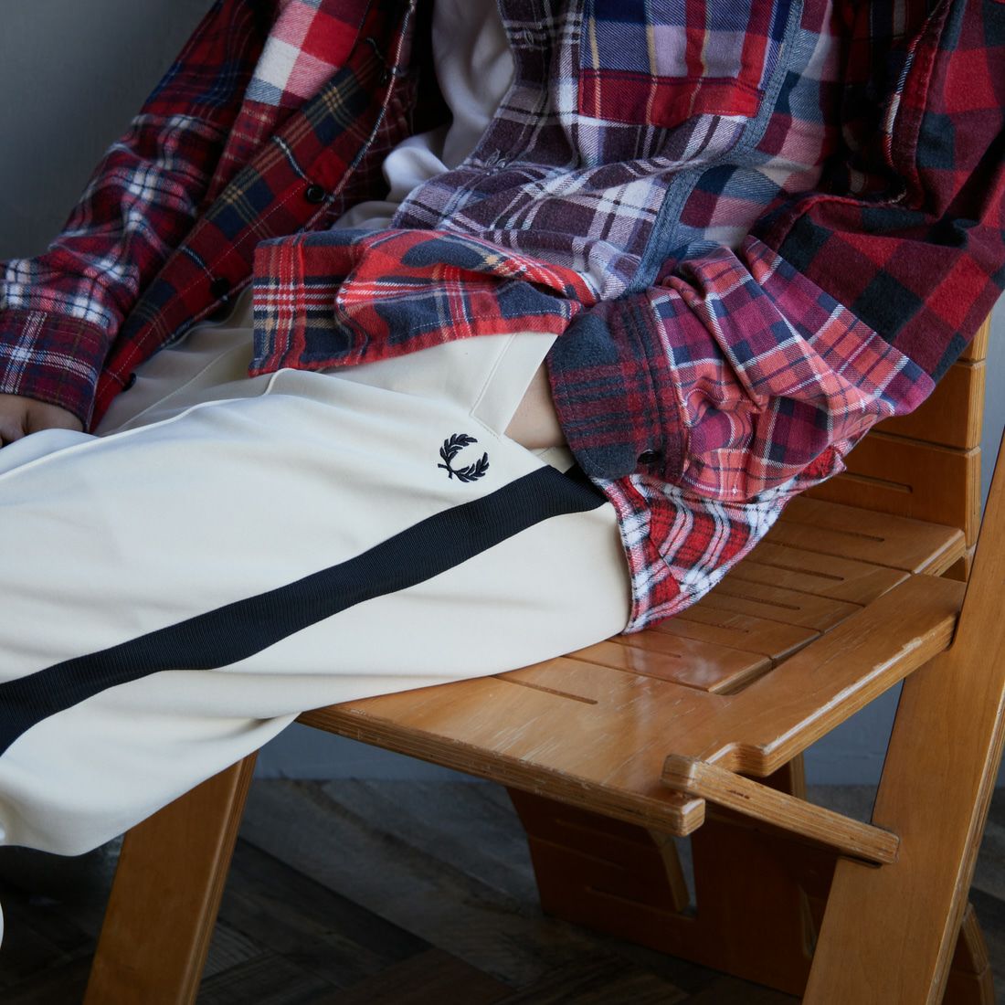 FRED PERRY [フレッドペリー] 別注 配色ライントラックパンツ [FPM-24A-026-JF] OAT/BLK