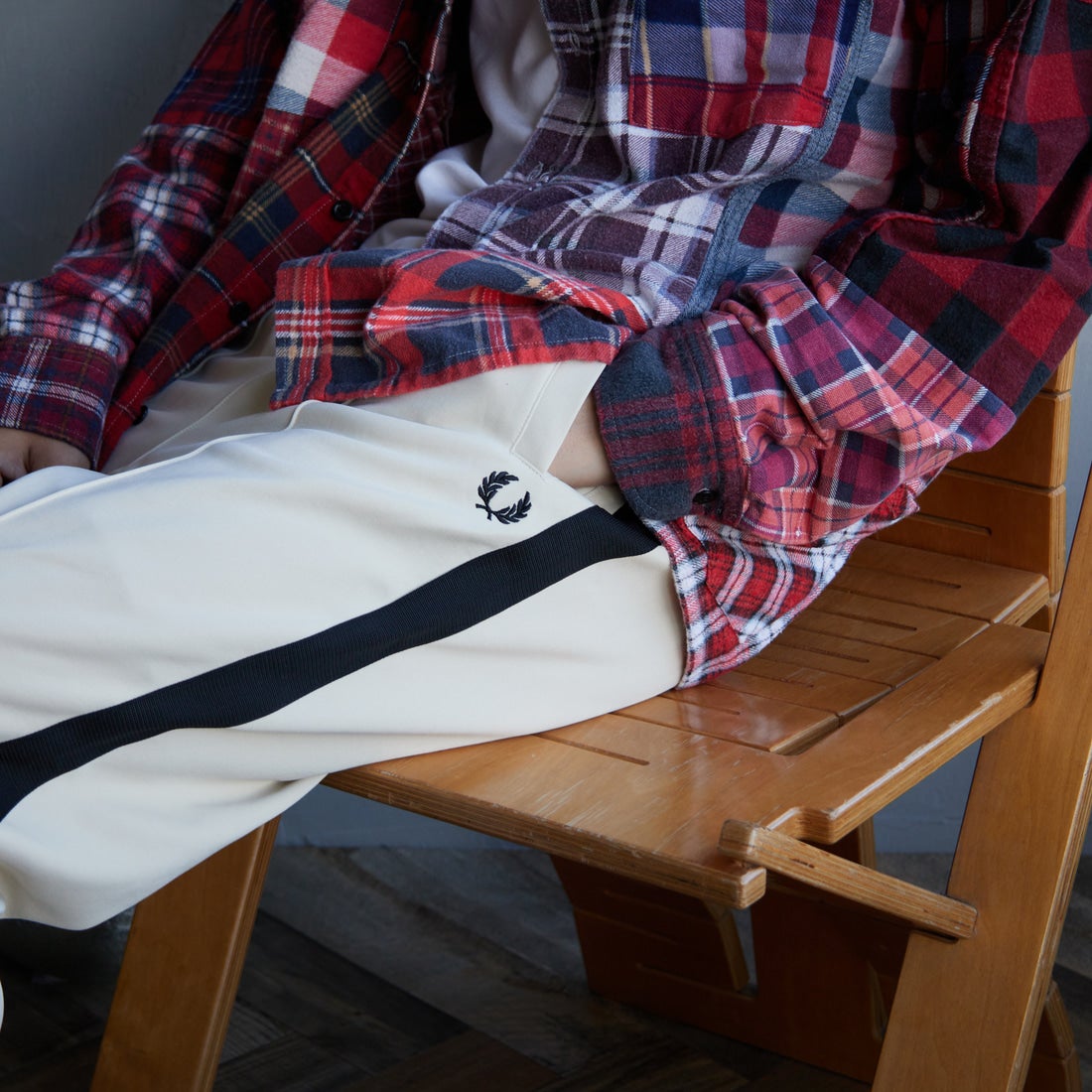 FRED PERRY [フレッドペリー] 別注 配色ライントラックパンツ [FPM-24A-026-JF] OAT/BLK