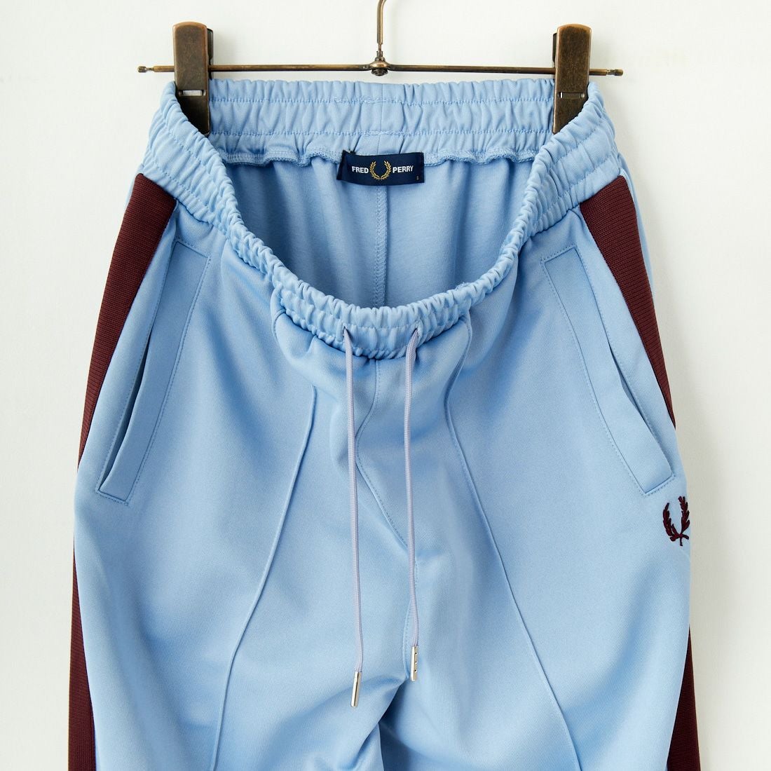 FRED PERRY [フレッドペリー] 別注 配色ライントラックパンツ [FPM-24A-026-JF] SKY/OXBLOO