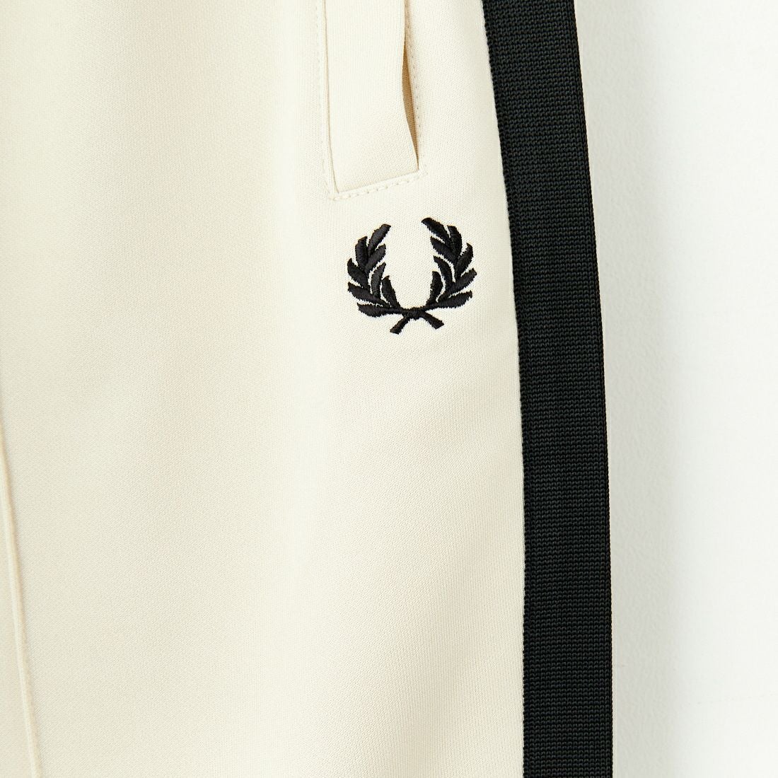 FRED PERRY [フレッドペリー] 別注 配色ライントラックパンツ [FPM-24A-026-JF] OAT/BLK