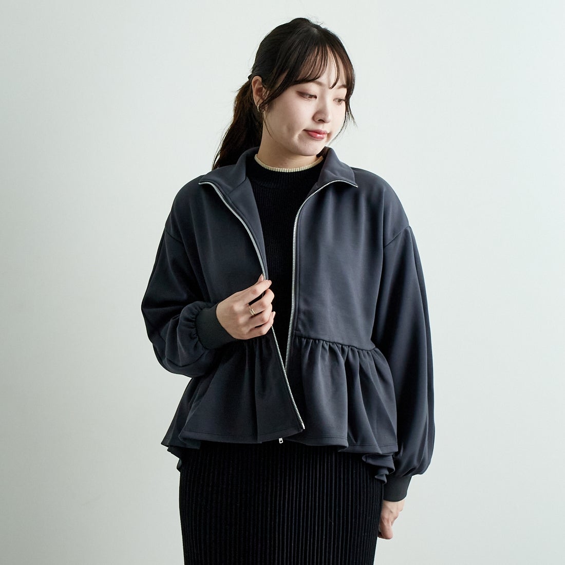 Jeans Factory Clothes [ジーンズファクトリークローズ] ダンボールニットスタンドブルゾン [7645518] C.GRAY &&モデル身長：167cm 着用サイズ：F&&