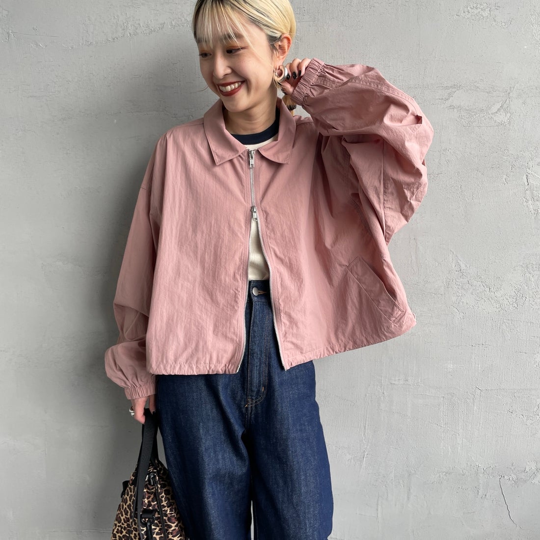 Jeans Factory Clothes [ジーンズファクトリークローズ] ナイロンワイドショートブルゾン [IN1-JK-5] ﾋﾟﾝｸ &&モデル身長：150cm 着用サイズ：F&&