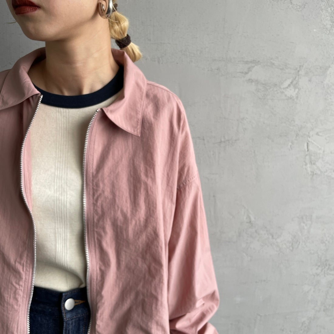 Jeans Factory Clothes [ジーンズファクトリークローズ] ナイロンワイドショートブルゾン [IN1-JK-5] ﾋﾟﾝｸ &&モデル身長：150cm 着用サイズ：F&&