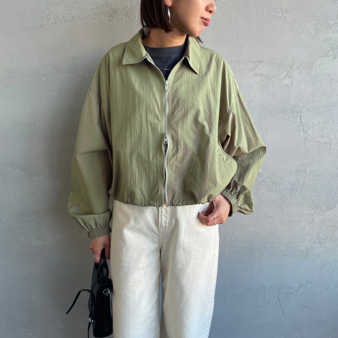 Jeans Factory Clothes [ジーンズファクトリークローズ] ナイロンワイドショートブルゾン [IN1-JK-5] ｵﾘｰﾌﾞ &&モデル身長：159cm 着用サイズ：F&&