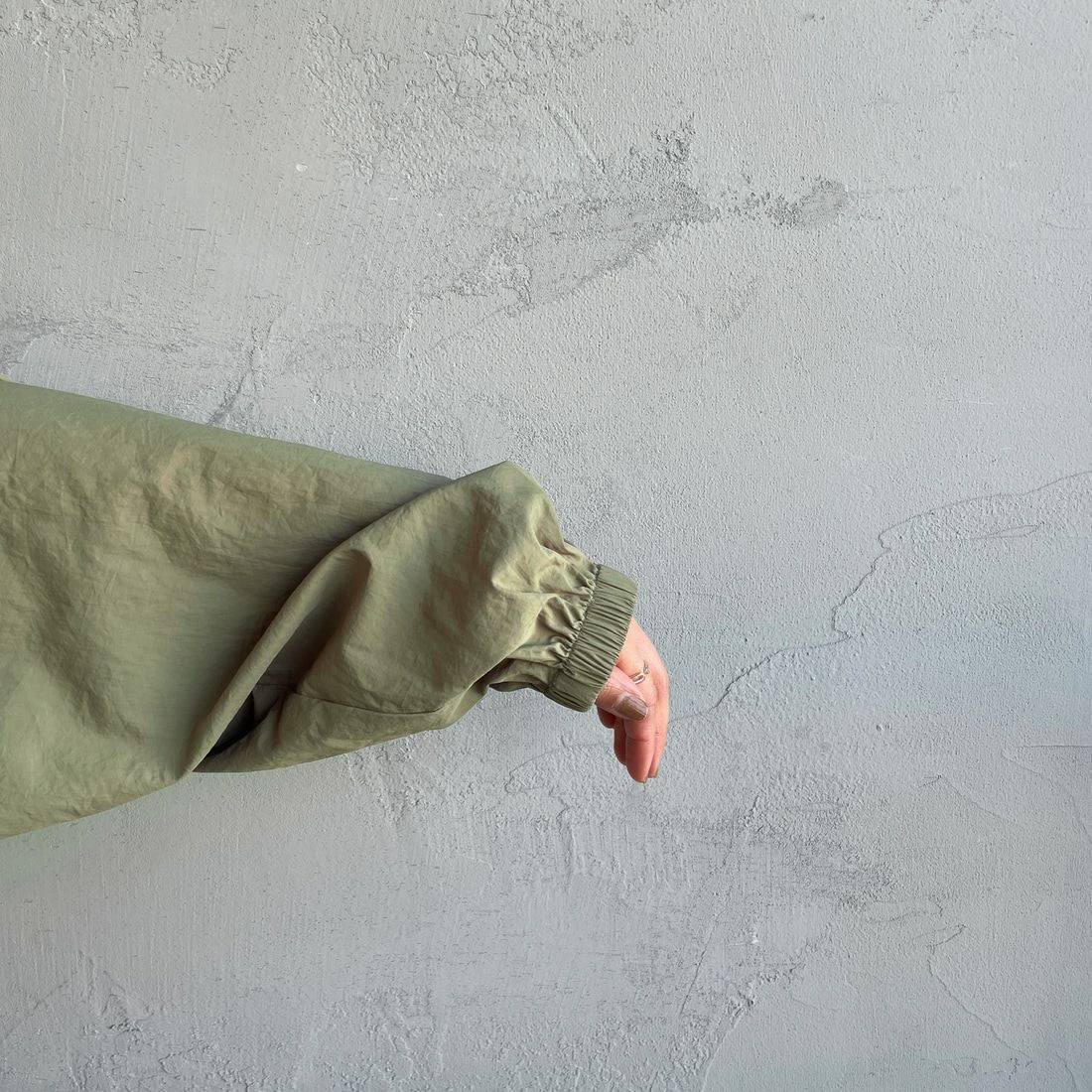 Jeans Factory Clothes [ジーンズファクトリークローズ] ナイロンワイドショートブルゾン [IN1-JK-5] ｵﾘｰﾌﾞ &&モデル身長：159cm 着用サイズ：F&&