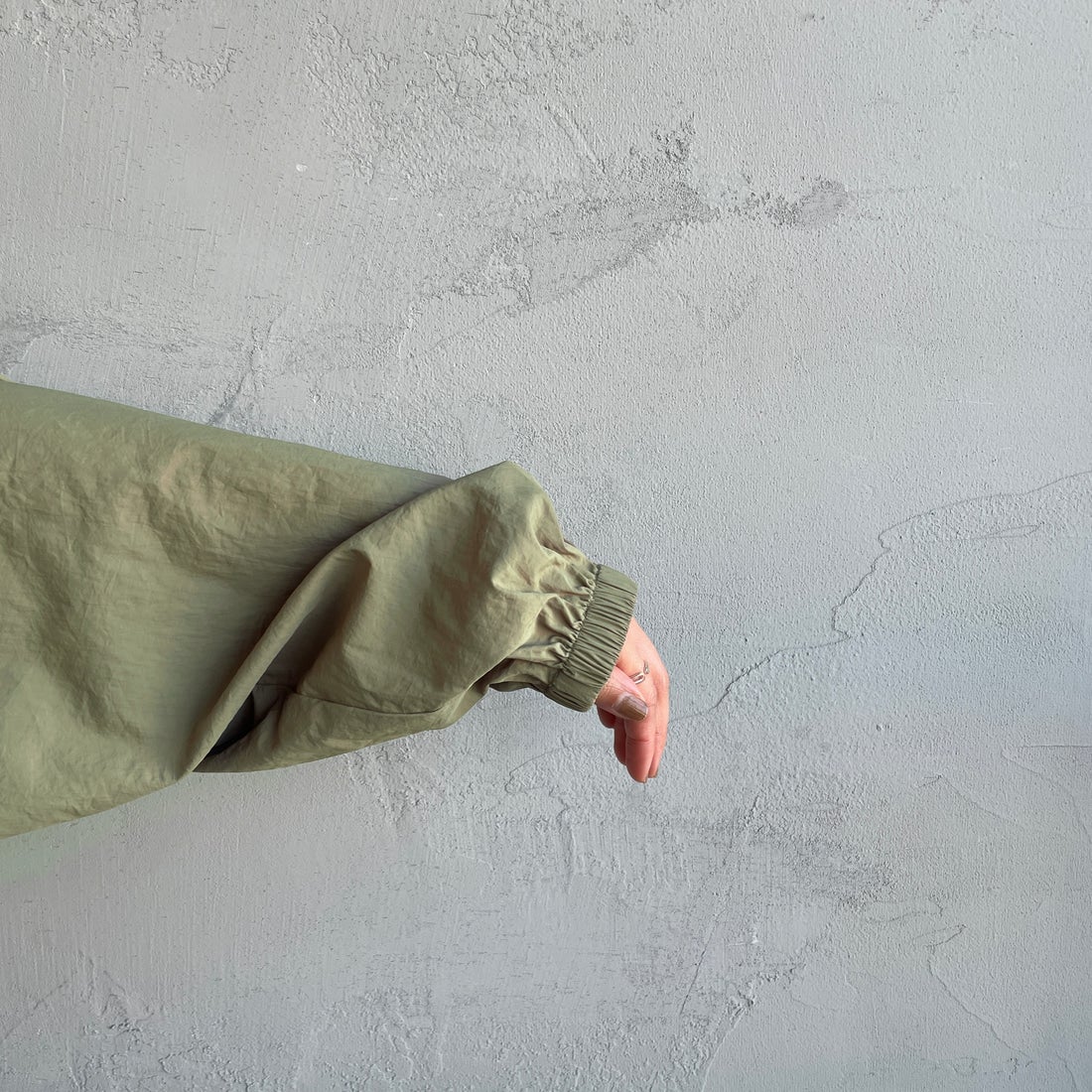 Jeans Factory Clothes [ジーンズファクトリークローズ] ナイロンワイドショートブルゾン [IN1-JK-5] ｵﾘｰﾌﾞ &&モデル身長：159cm 着用サイズ：F&&