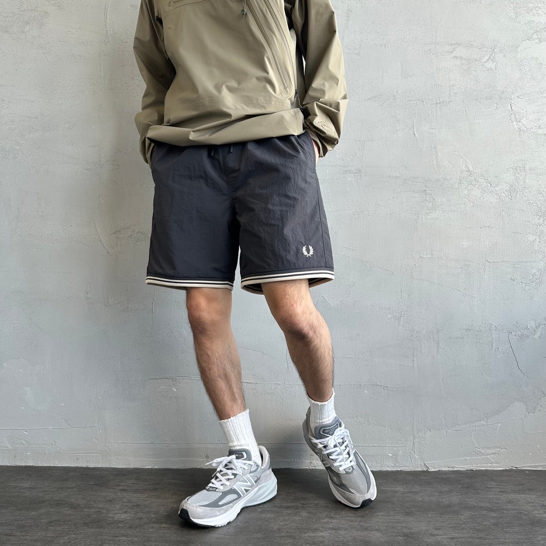 FRED PERRY フレッドペリー　ハーフパンツ Sサイズ グレー FRED PERRY [フレッドペリー] 別注 ワンポイントロゴ刺繍ショート