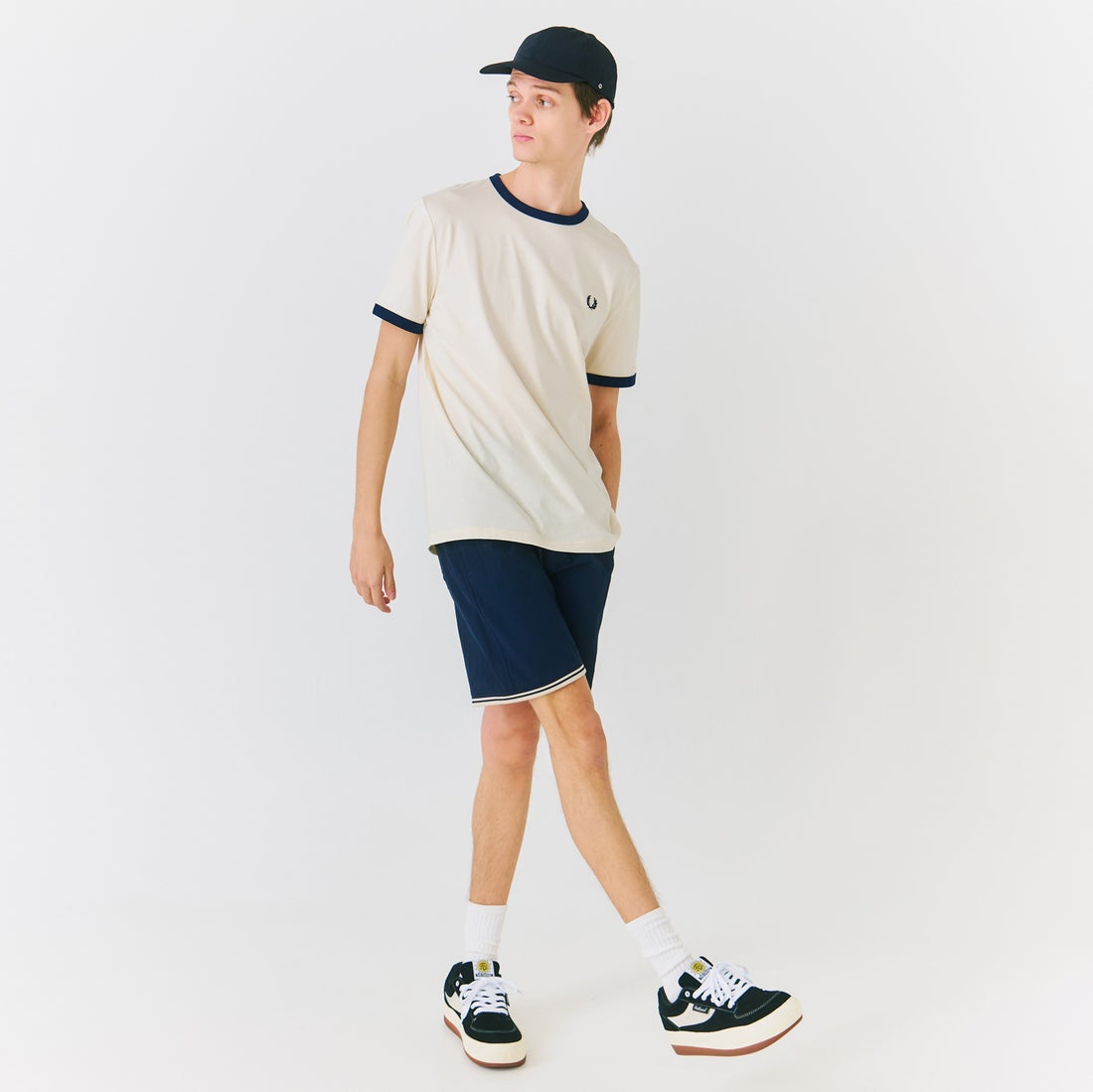 FRED PERRY [フレッドペリー] 別注 ワンポイントロゴ刺繍ショートパンツ [FPM-25S-001-JF] NVY/OAT