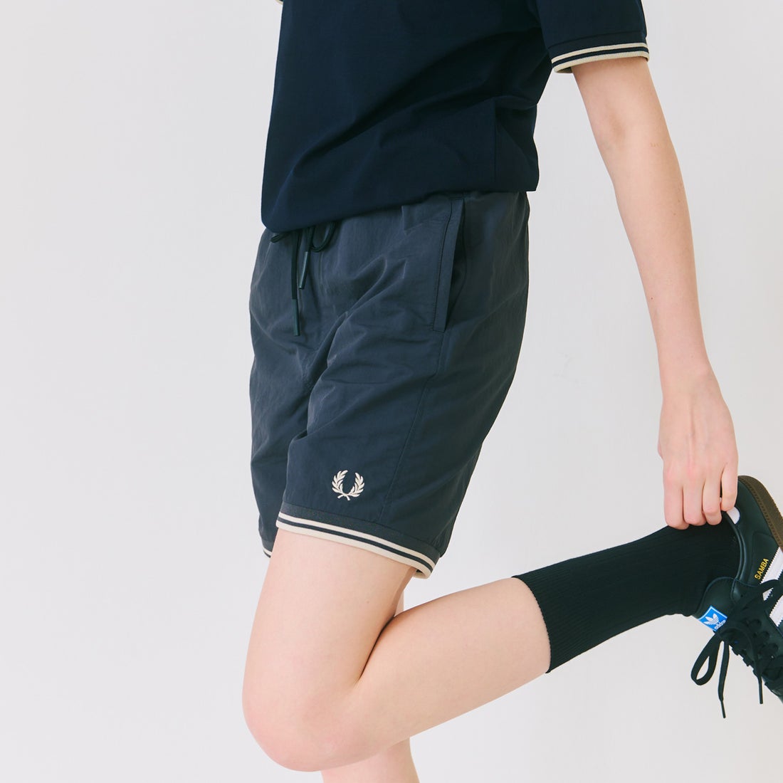 FRED PERRY [フレッドペリー] 別注 ワンポイントロゴ刺繍ショートパンツ [FPM-25S-001-JF] NVY/OAT