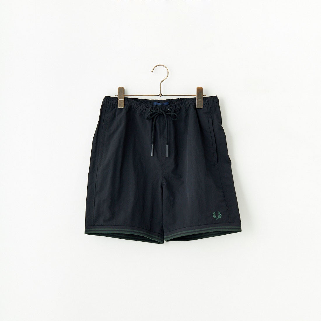 FRED PERRY [フレッドペリー] 別注 ワンポイントロゴ刺繍ショートパンツ [FPM-25S-001-JF] BLK/GRN