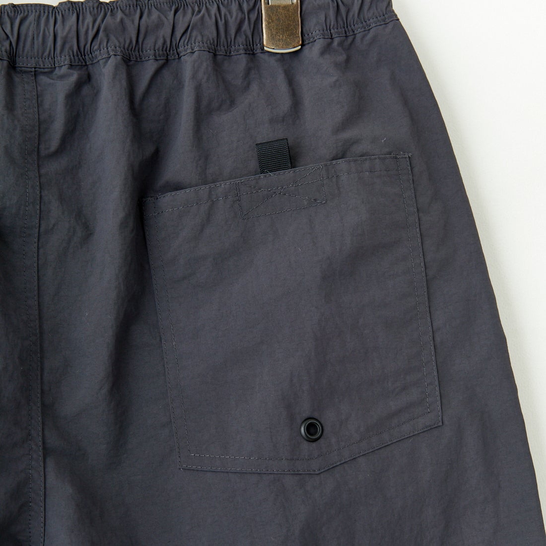 FRED PERRY [フレッドペリー] 別注 ワンポイントロゴ刺繍ショートパンツ [FPM-25S-001-JF] GRY/OAT