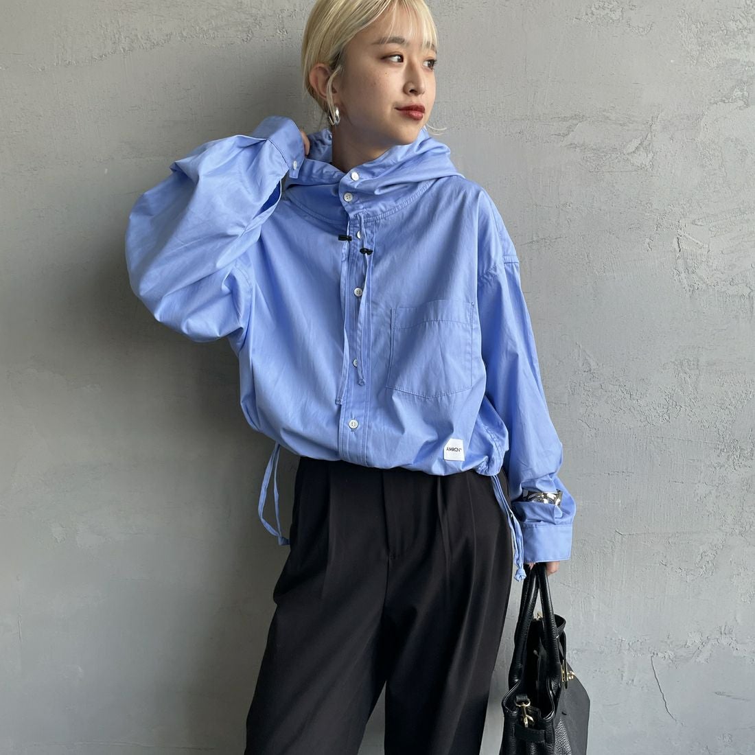 Americana × JEANS FACTORY [アメリカーナ × ジーンズファクトリー] 別注 ショート丈 フードシャツジャケット [ASO-L-779-1-JF] ｻｯｸｽ &&モデル身長：150cm 着用サイズ：ONE SIZE&&