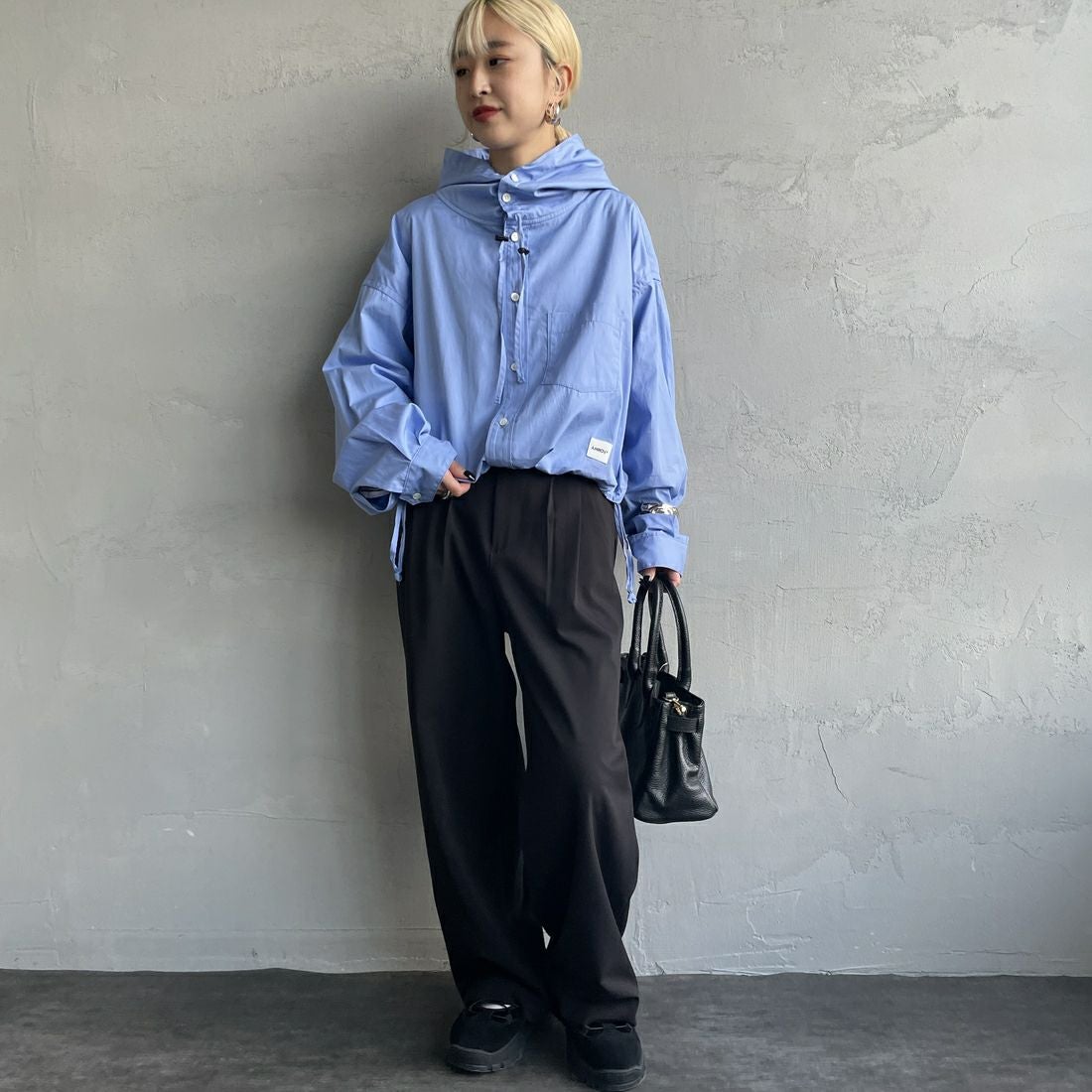 Americana × JEANS FACTORY [アメリカーナ × ジーンズファクトリー] 別注 ショート丈 フードシャツジャケット [ASO-L-779-1-JF] ｻｯｸｽ &&モデル身長：150cm 着用サイズ：ONE SIZE&&