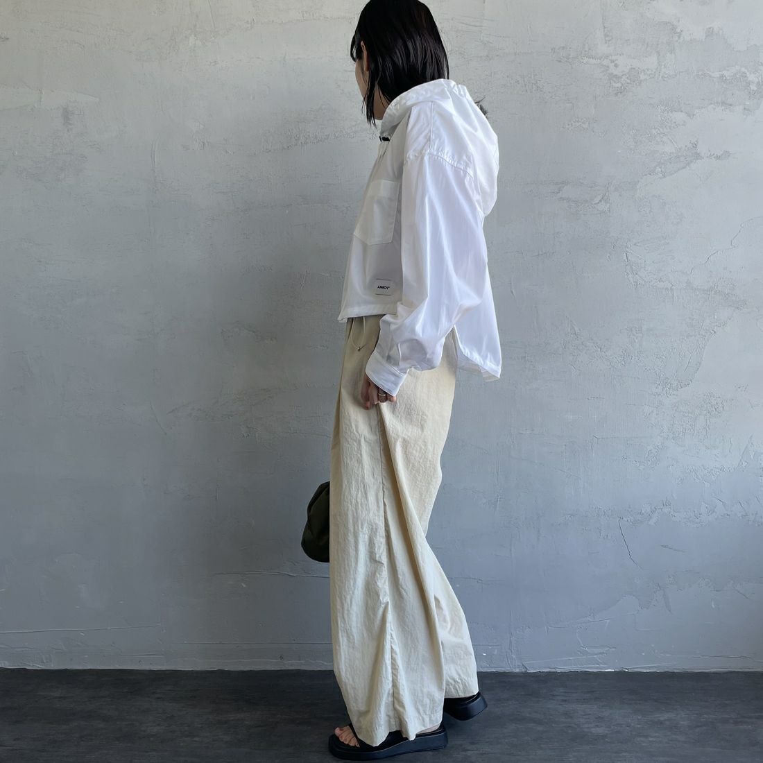 Americana × JEANS FACTORY [アメリカーナ × ジーンズファクトリー] 別注 ショート丈 フードシャツジャケット [ASO-L-779-1-JF] ﾎﾜｲﾄ &&モデル身長：160cm 着用サイズ：ONE SIZE&&