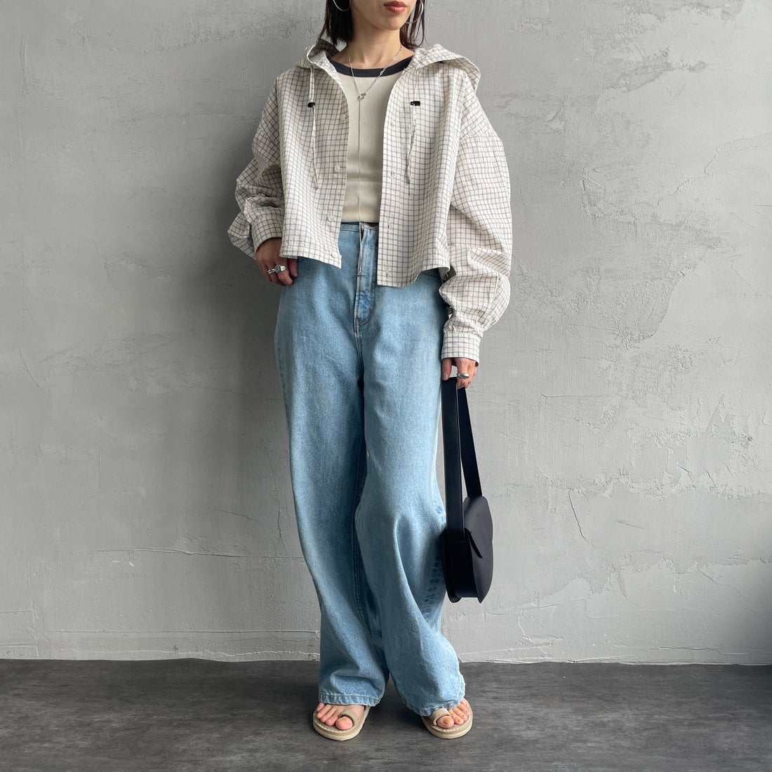 Americana × JEANS FACTORY [アメリカーナ × ジーンズファクトリー] 別注 フード付き チェックシャツアウター [ASO-L-779-2-JF] ｷﾅﾘ &&モデル身長：158cm 着用サイズ：ONE SIZE&&