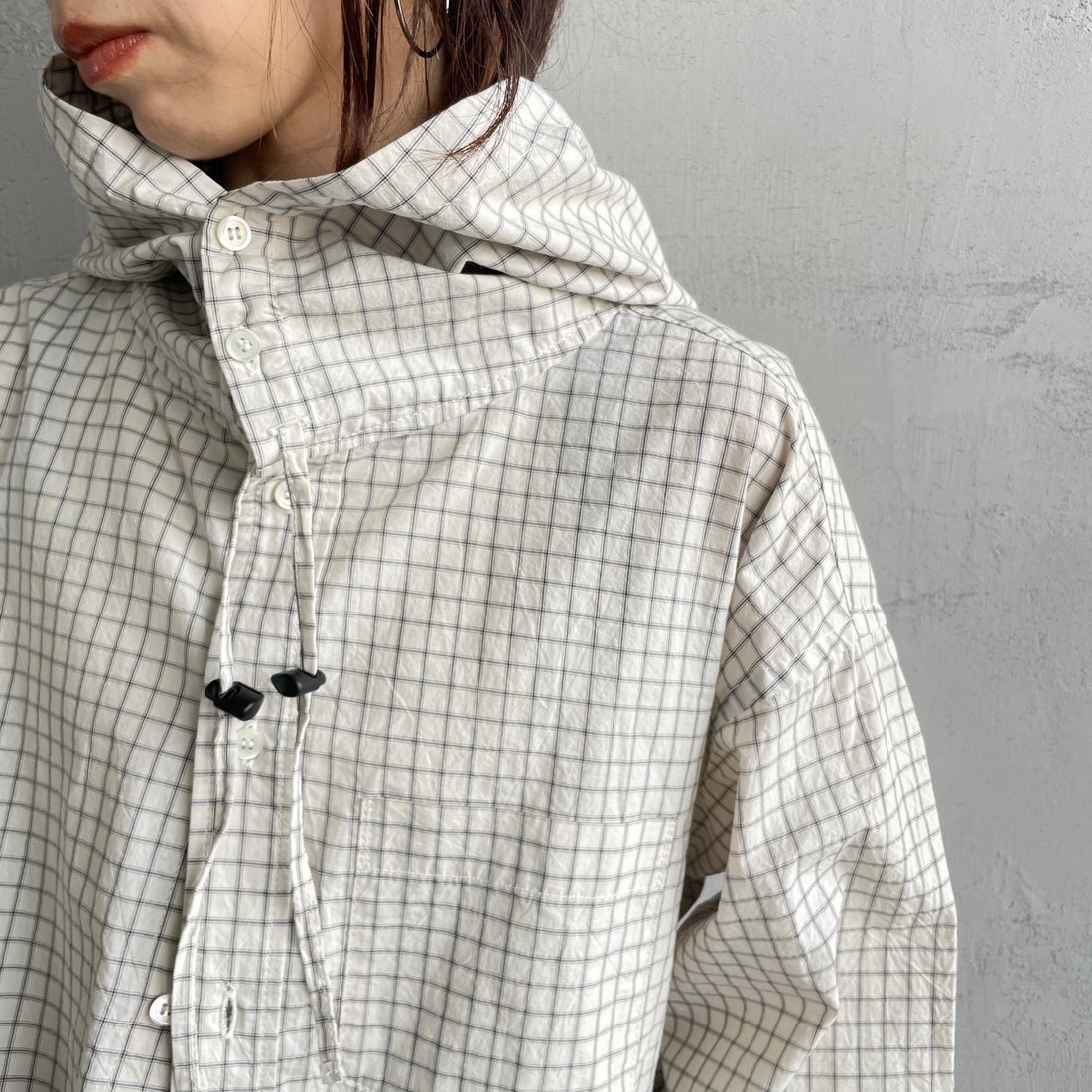 Americana × JEANS FACTORY [アメリカーナ × ジーンズファクトリー] 別注 フード付き チェックシャツアウター [ASO-L-779-2-JF] ｷﾅﾘ &&モデル身長：158cm 着用サイズ：ONE SIZE&&