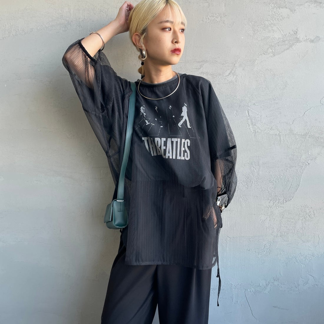 nenom [ネノム] シアーバルーンスリーブブラウス [NE25112021] 09 BLACK &&モデル身長：150cm 着用サイズ：F&&