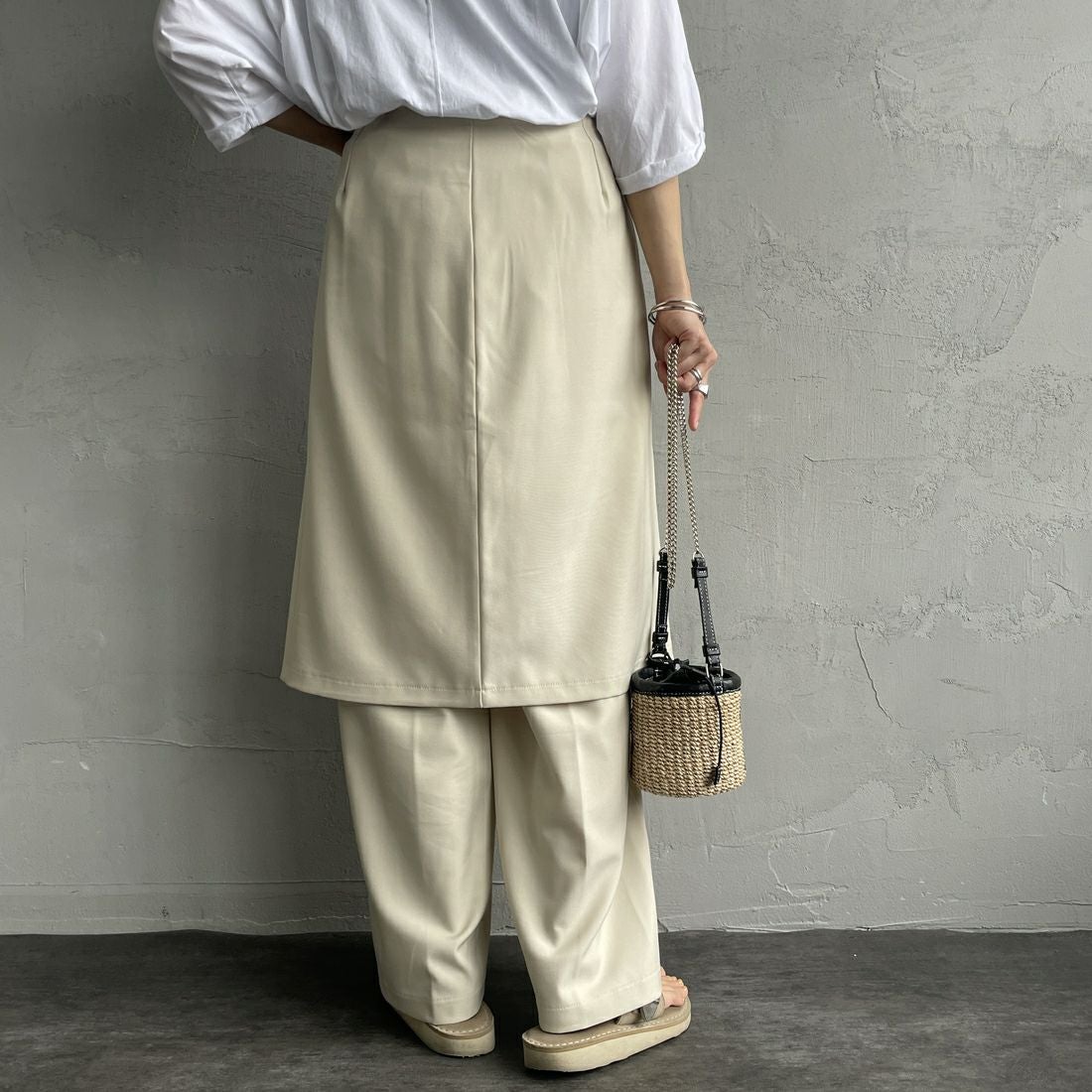 nenom [ネノム] 2WAY ラップスカートレイヤードタックワイドパンツ [NE25112013] 23 GREIGE &&モデル身長：158cm 着用サイズ：S&&