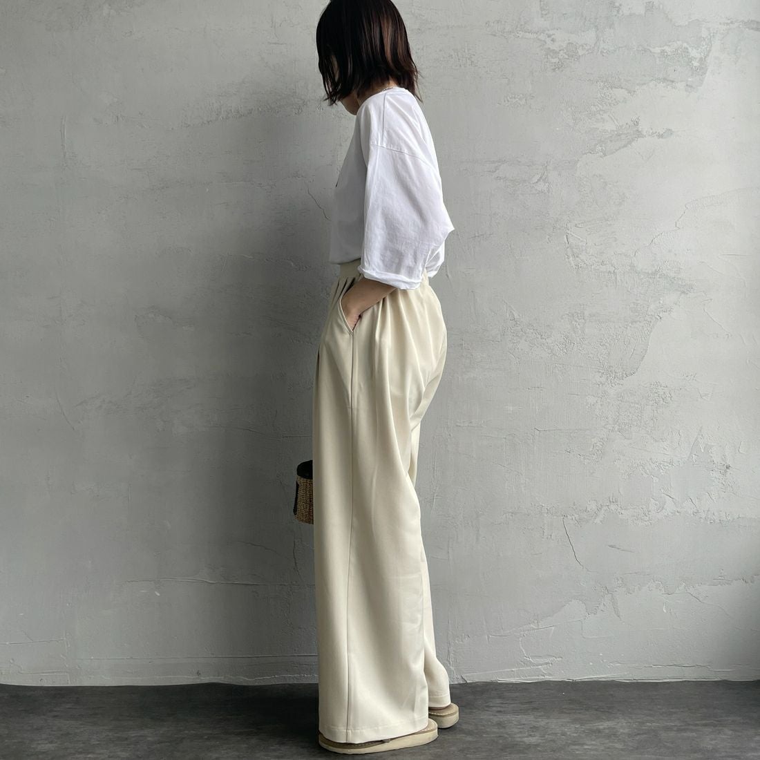 nenom [ネノム] 2WAY ラップスカートレイヤードタックワイドパンツ [NE25112013] 23 GREIGE &&モデル身長：158cm 着用サイズ：S&&