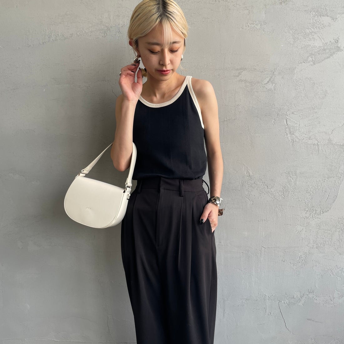 BLACK&&モデル身長：150cm 着用サイズ：F&&