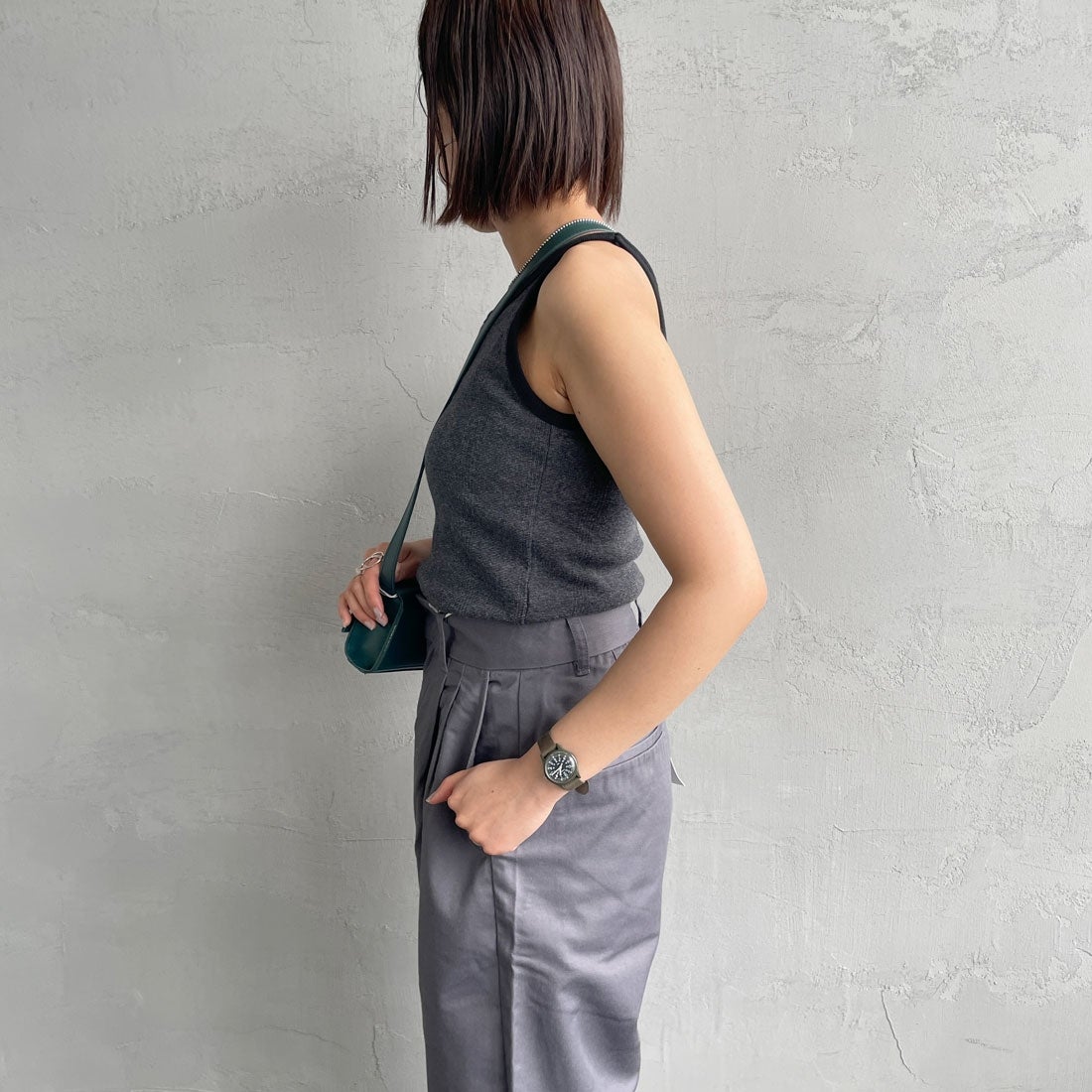 Robert P.Miller [ロバートピーミラー] 別注 配色 アメリカンスリーブパネルリブタンクトップ [RM251-2143IN-JF] STONE &&モデル身長：159cm 着用サイズ：F&&