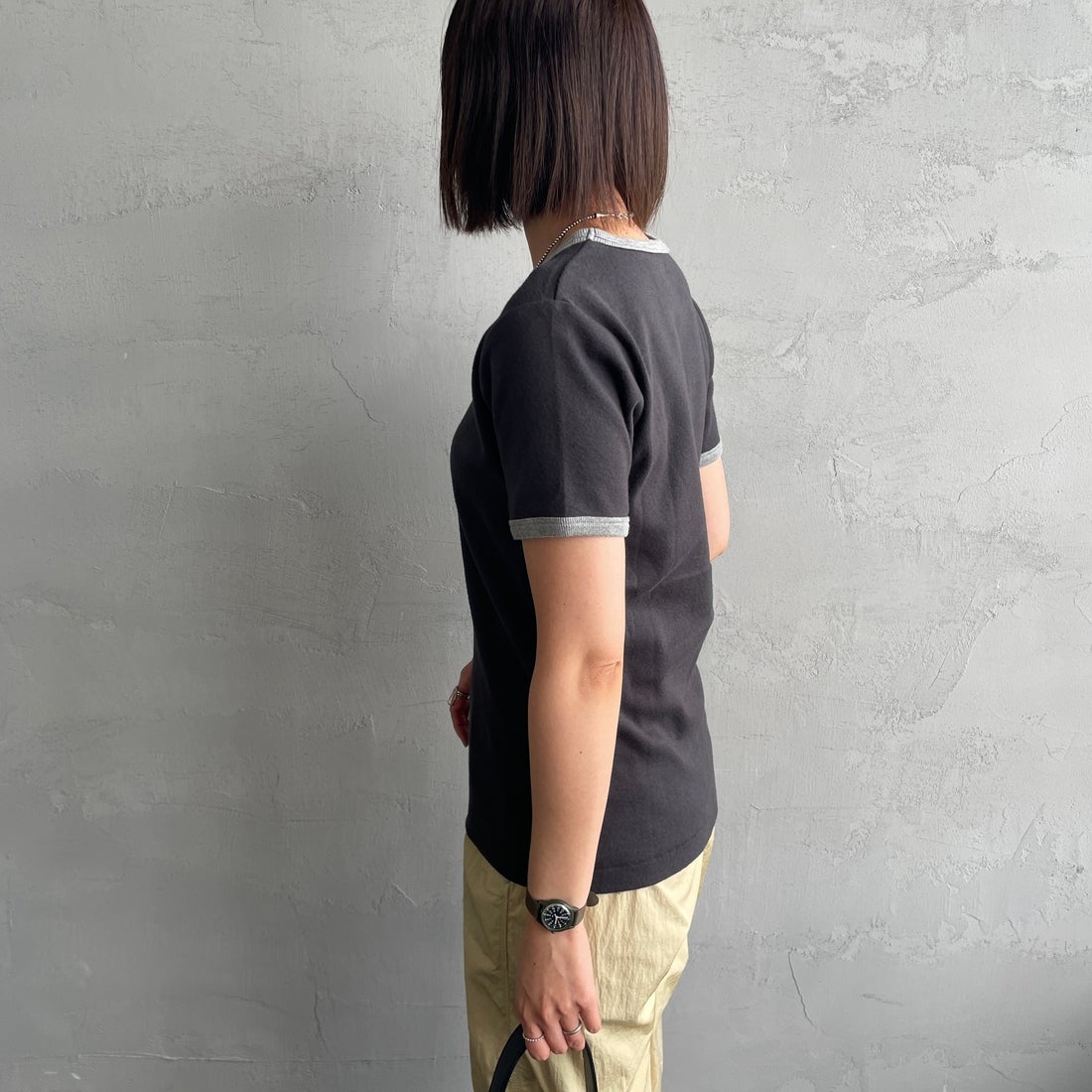 Noir Fabrik [ヌワールファブリック] コットンフライス クルーネックリンガーTシャツ [IN-02-25SS] ｽﾐｸﾛ/ｸﾞﾚｰ &&モデル身長：159cm 着用サイズ：1&&