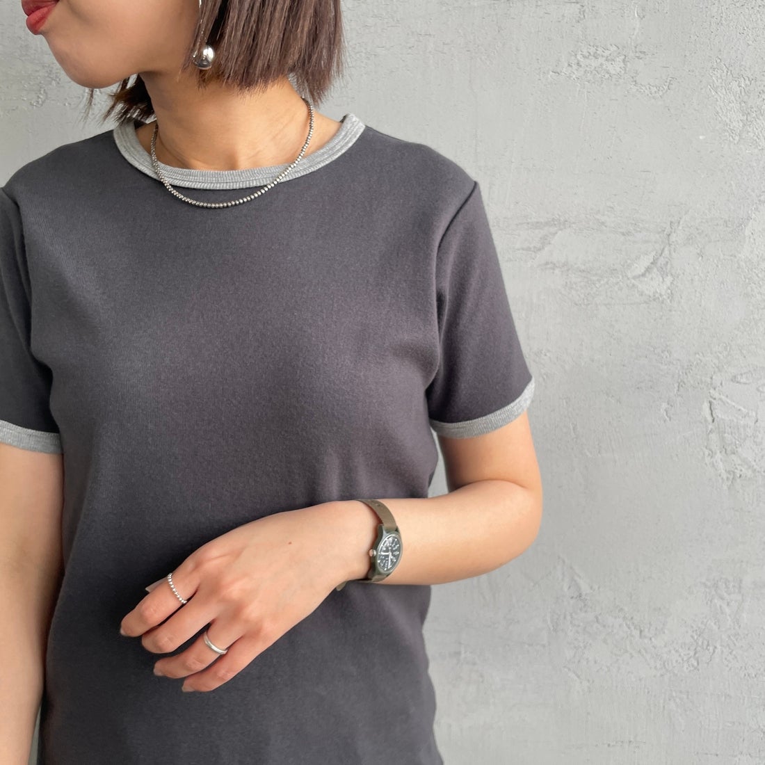 Noir Fabrik [ヌワールファブリック] コットンフライス クルーネックリンガーTシャツ [IN-02-25SS] ｽﾐｸﾛ/ｸﾞﾚｰ &&モデル身長：159cm 着用サイズ：1&&