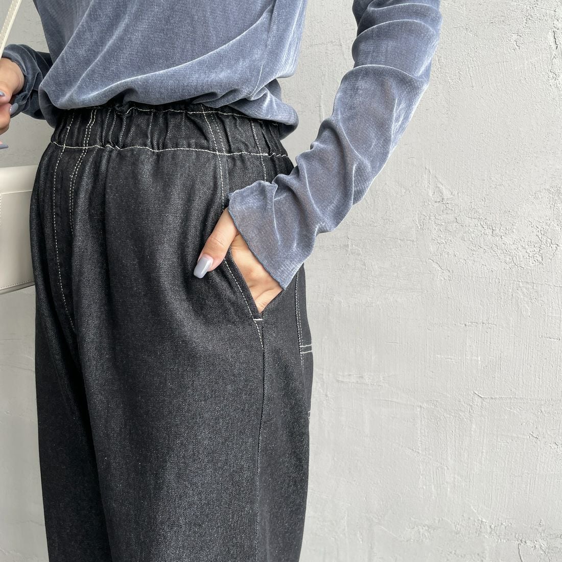 UNIVERSAL OVERALL [ユニバーサルオーバーオール] 別注 バックポケットイージーパンツ [U2512600IN-JF] BLACK USED &&モデル身長：163cm 着用サイズ：M&&