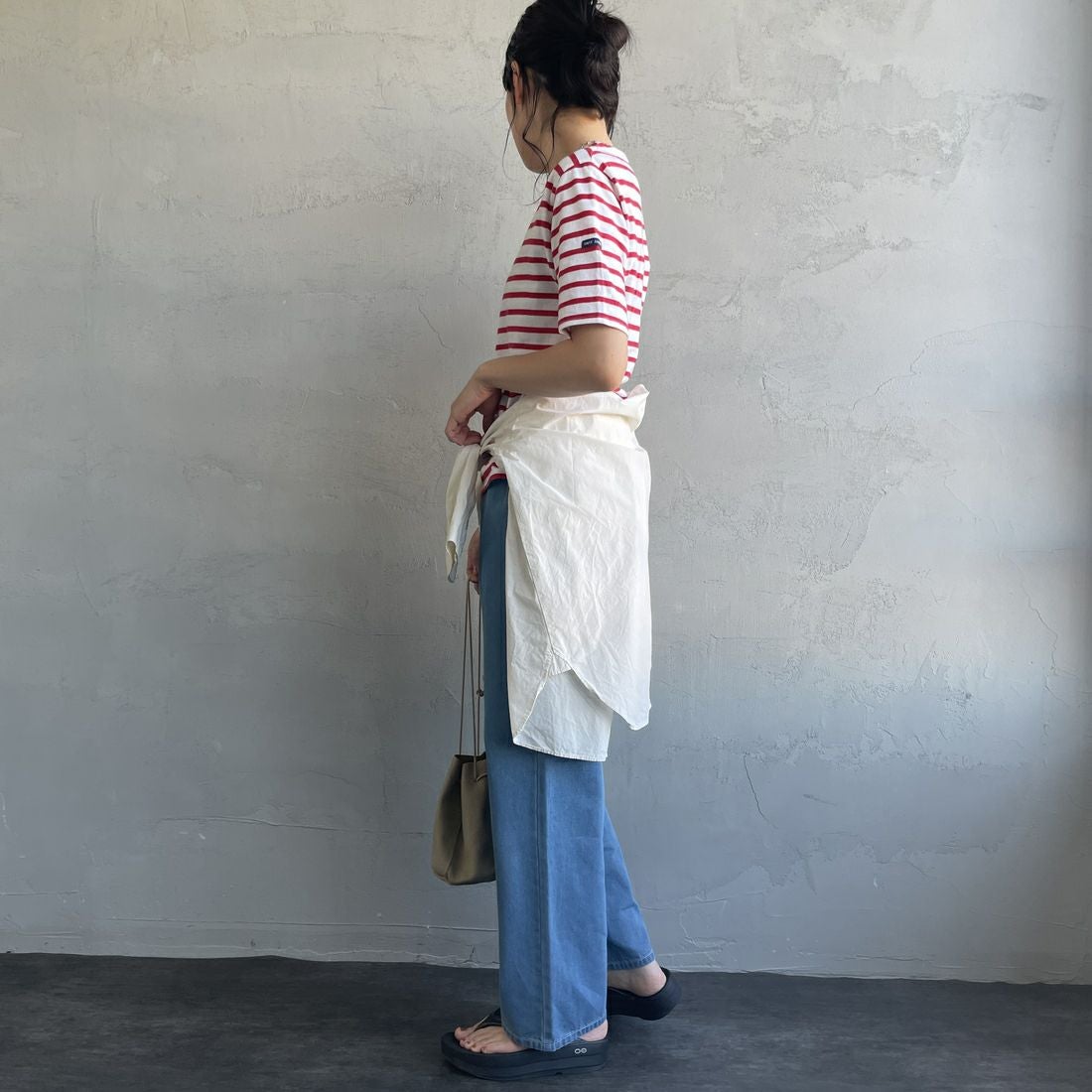 UNIVERSAL OVERALL [ユニバーサルオーバーオール] 別注 バックポケットイージーパンツ [U2512600IN-JF] BLUE USED &&モデル身長：160cm 着用サイズ：S&&