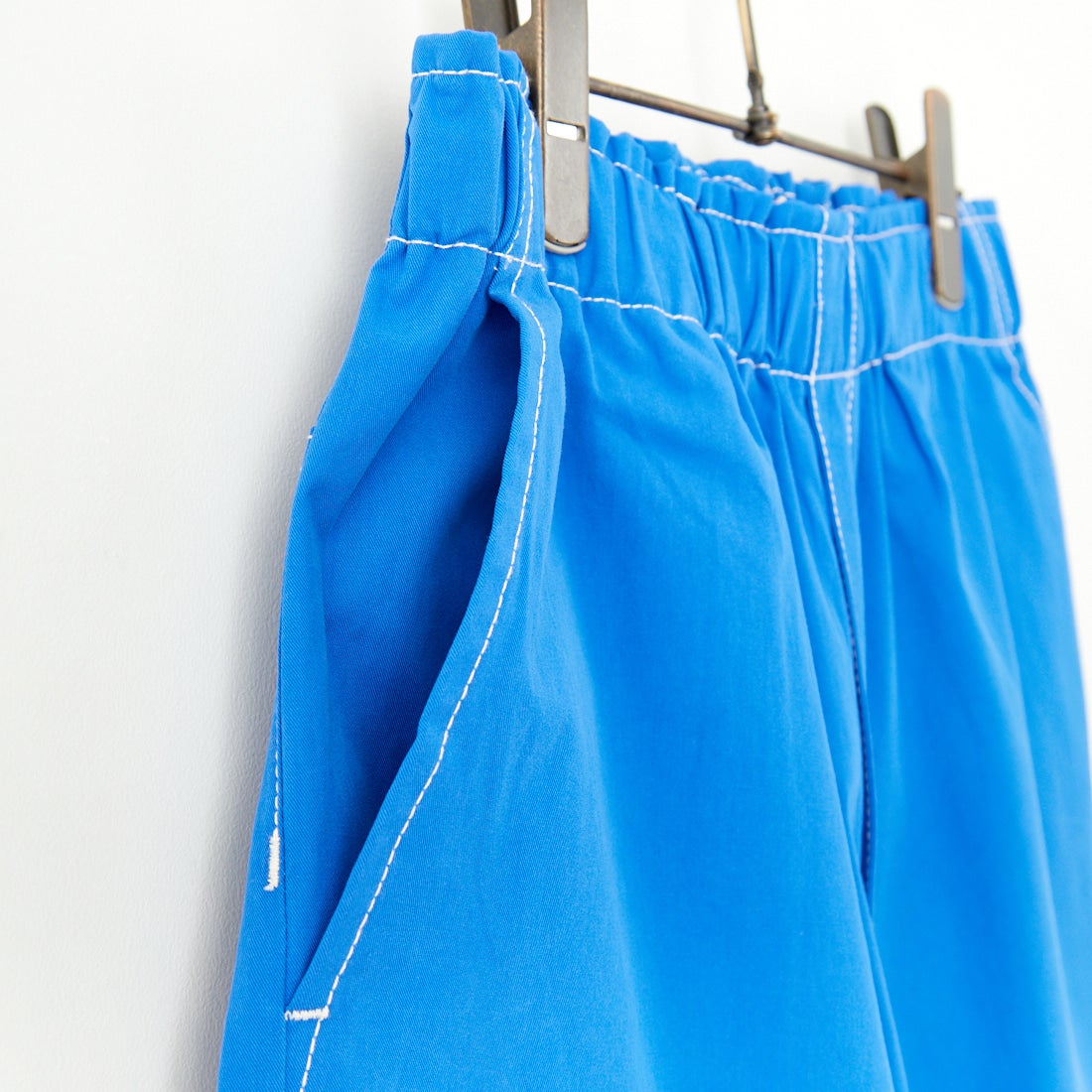 UNIVERSAL OVERALL [ユニバーサルオーバーオール] 別注 バックポケットイージーパンツ [U2512600IN-JF] BLUE