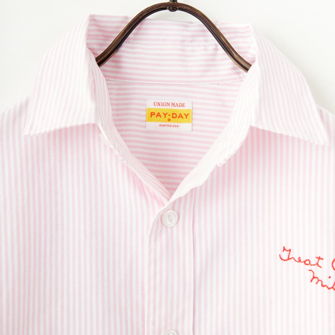 PAY DAY [ペイデイ] 別注 ランダムロゴ刺繍 ビッグシルエットシャツ [PD25-SH-IN5-JF] WHT/PNK