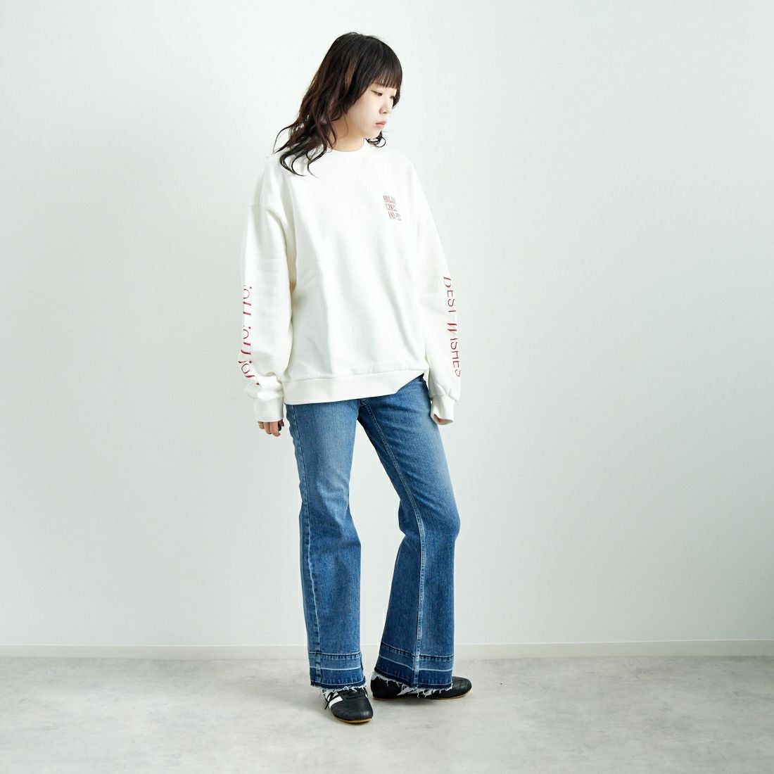 RED CARD TOKYO [レッドカード トーキョー] ピースフレアデニム [12W10401SMD] A-STN MID &&モデル身長：167cm 着用サイズ：24&&