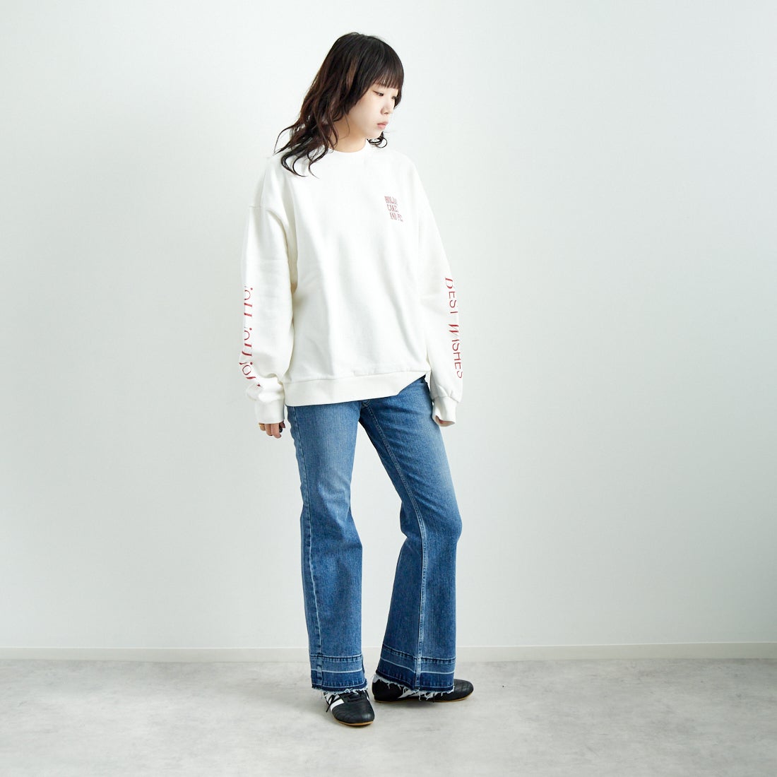 RED CARD TOKYO [レッドカード トーキョー] ピースフレアデニム [12W10401SMD] A-STN MID &&モデル身長：167cm 着用サイズ：24&&