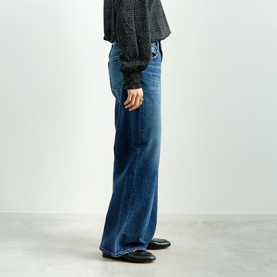 RED CARD TOKYO [レッドカード トーキョー] 35th Anniversary ワイドデニムパンツ [26W10101SDK] A-STN DARK &&モデル身長：160cm 着用サイズ：24&&