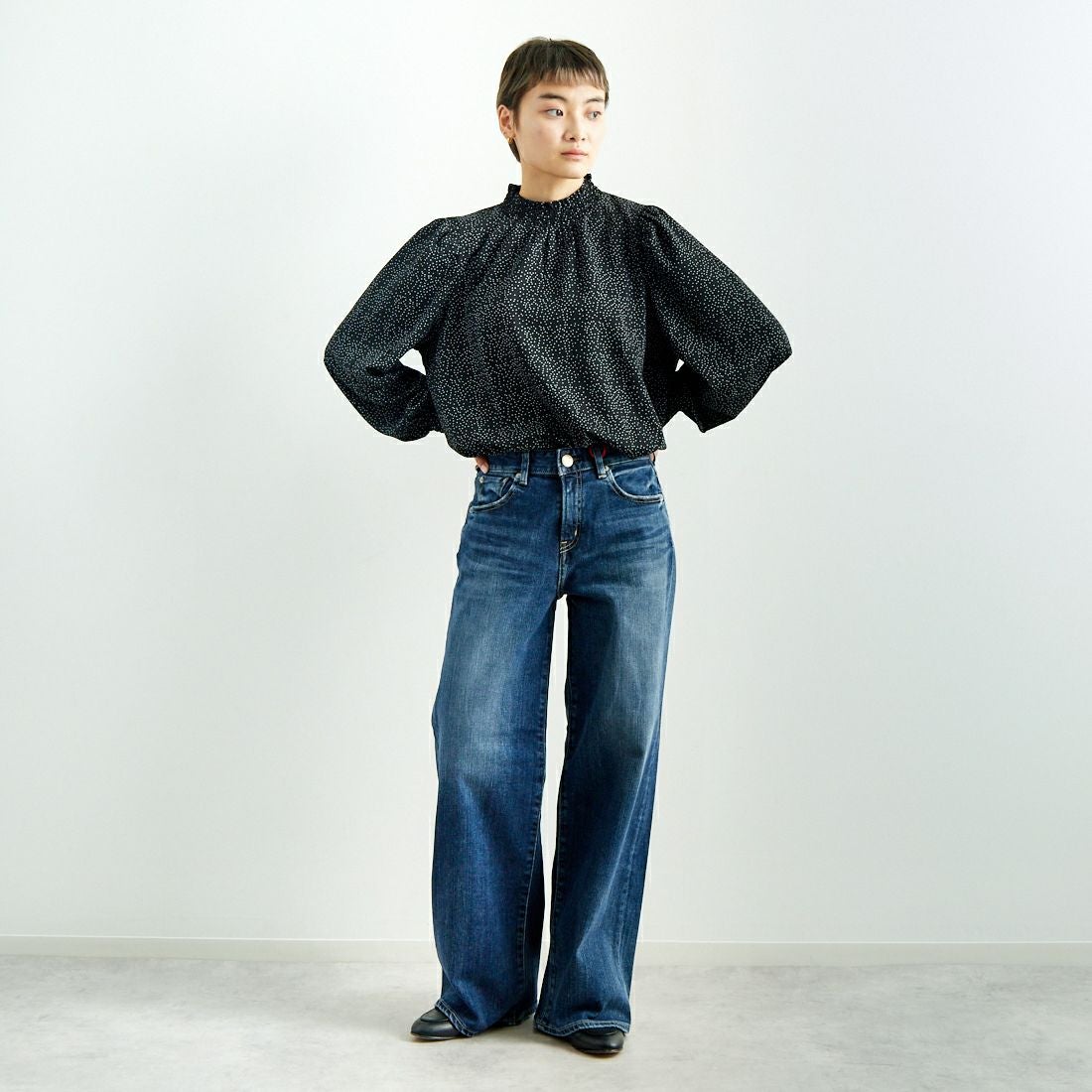 RED CARD TOKYO [レッドカード トーキョー] 35th Anniversary ワイドデニムパンツ [26W10101SDK] A-STN DARK &&モデル身長：160cm 着用サイズ：24&&