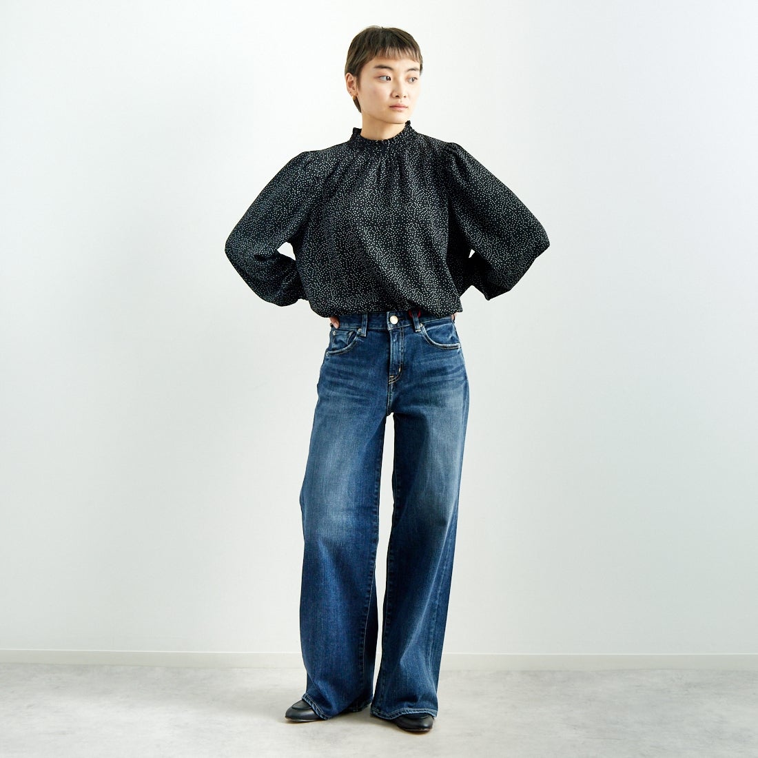 RED CARD TOKYO [レッドカード トーキョー] 35th Anniversary ワイドデニムパンツ [26W10101SDK] A-STN DARK &&モデル身長：160cm 着用サイズ：24&&