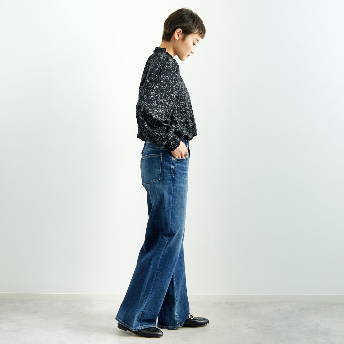 RED CARD TOKYO [レッドカード トーキョー] 35th Anniversary ワイドデニムパンツ [26W10101SDK] A-STN DARK &&モデル身長：160cm 着用サイズ：24&&