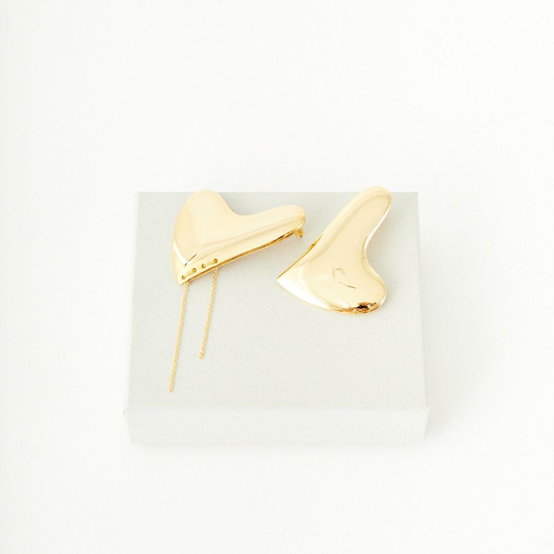 LAPUIS [ラピュイ] ハートプレートピアス [244-220110] GOLD
