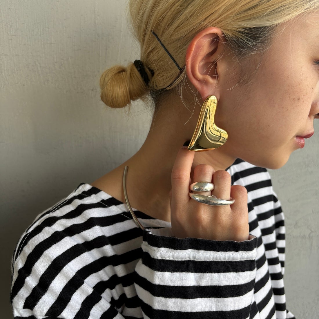 LAPUIS [ラピュイ] ハートプレートピアス [244-220110] GOLD