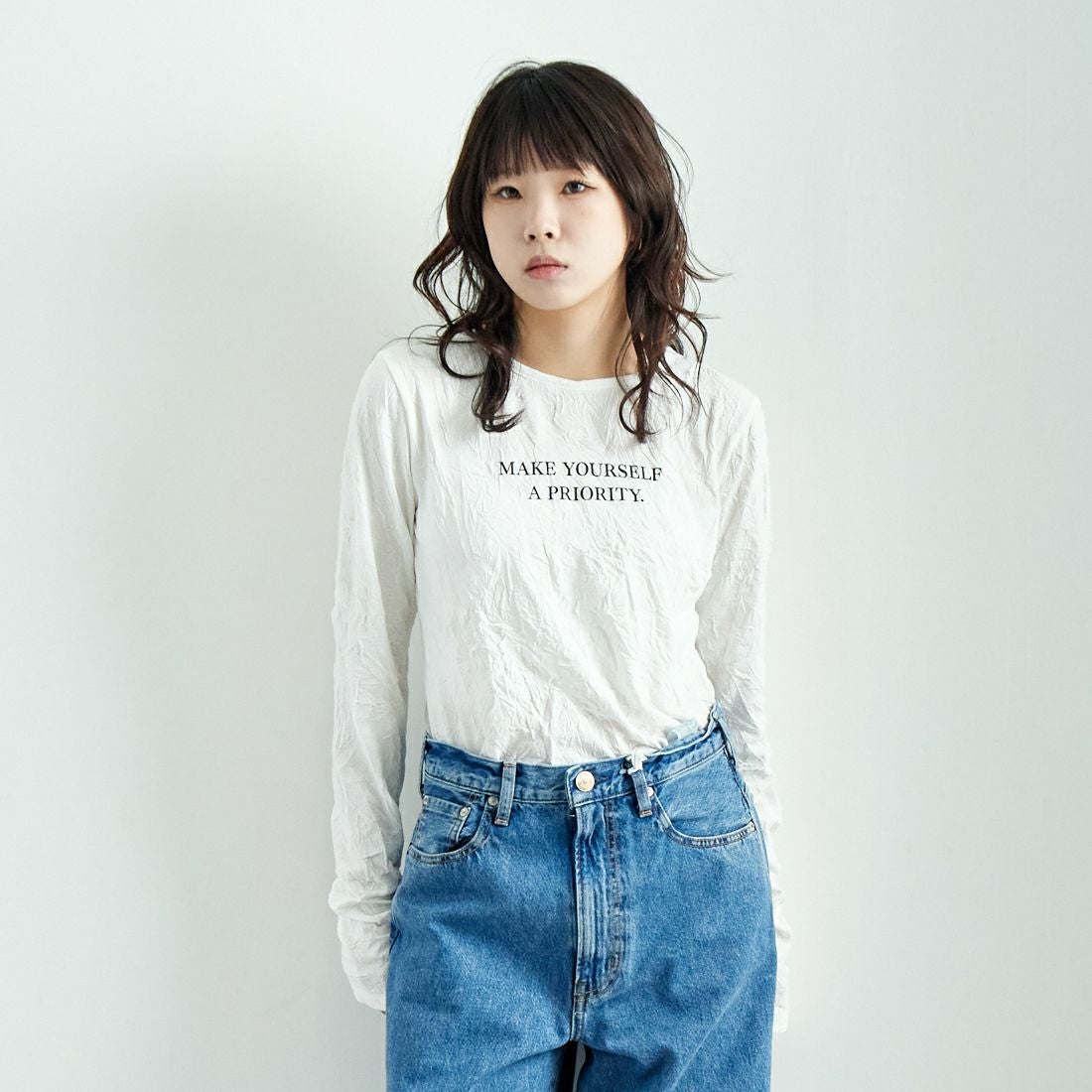 NEEDBY heritage [ニードバイヘリテージ] KOH ワイドテーパードデニム [N1CW01237SMB] S-MD BLUE &&モデル身長：167cm 着用サイズ：26&&