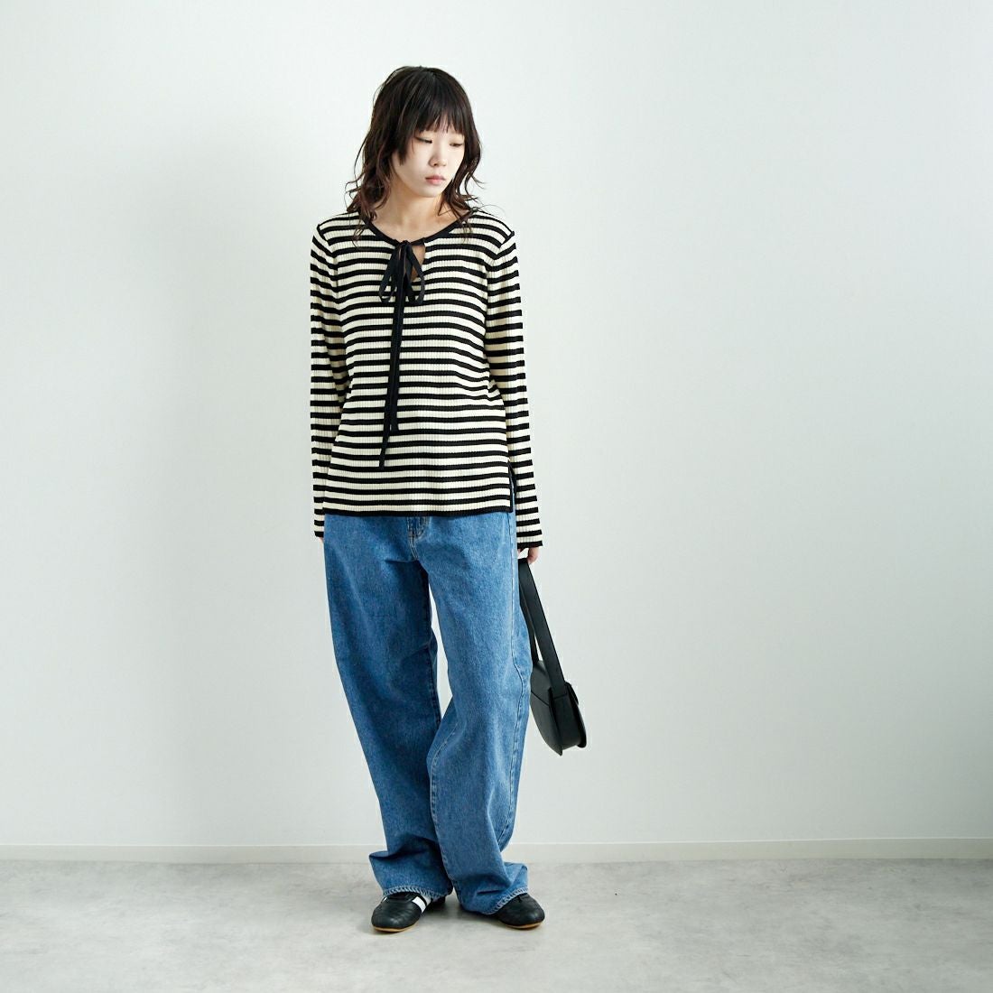 NEEDBY heritage [ニードバイヘリテージ] KOH ワイドテーパードデニム [N1CW01237SMB] S-MD BLUE &&モデル身長：167cm 着用サイズ：26&&