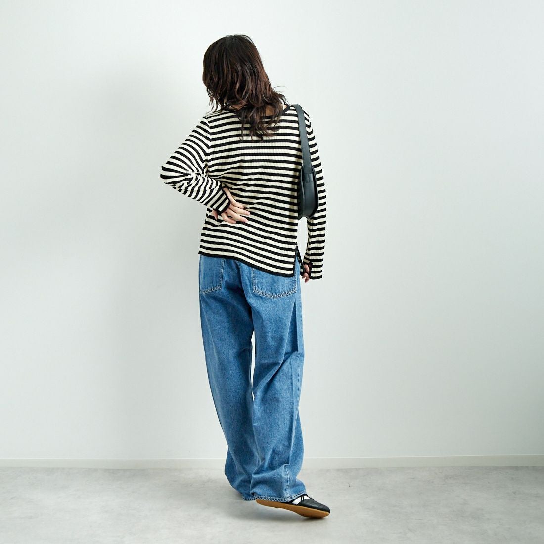 NEEDBY heritage [ニードバイヘリテージ] KOH ワイドテーパードデニム [N1CW01237SMB] S-MD BLUE &&モデル身長：167cm 着用サイズ：26&&