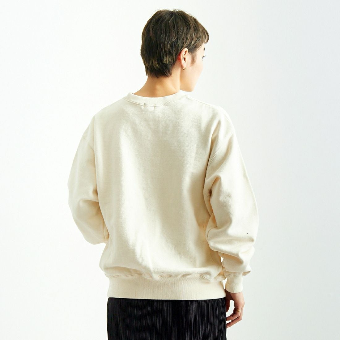 The Endless Summer [エンドレスサマー] 4BUHI パーソナリティクルーネックスウェット [FH-25374307] 05 IVORY &&モデル身長：160cm 着用サイズ：S&&