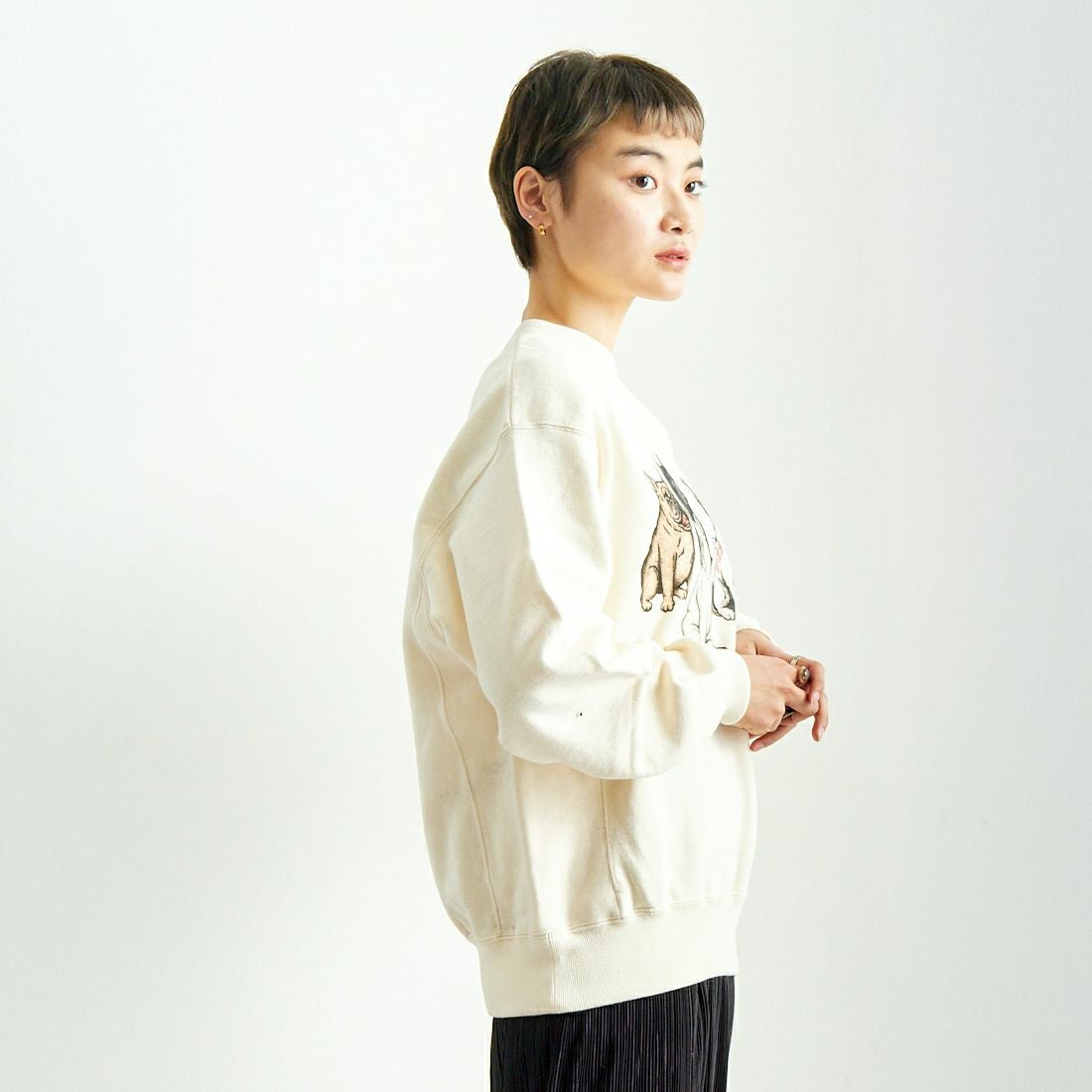 The Endless Summer [エンドレスサマー] 4BUHI パーソナリティクルーネックスウェット [FH-25374307] 05 IVORY &&モデル身長：160cm 着用サイズ：S&&