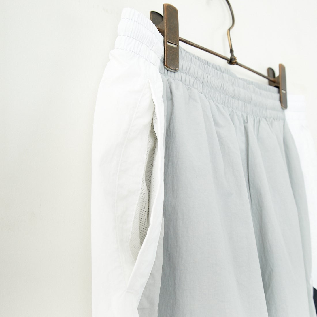 NIKE [ナイキ] クラブ ウーブントラックパンツ [HQ6115] 077 LT SMO