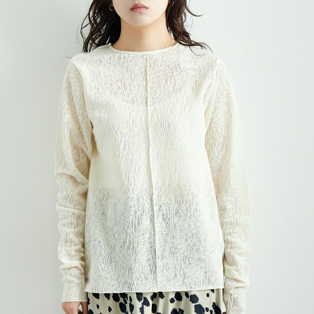 CHIGNON [シニヨン] カットジャカードインナートップス [8246-518NH] O.WHITE &&モデル身長：167cm 着用サイズ：F&&